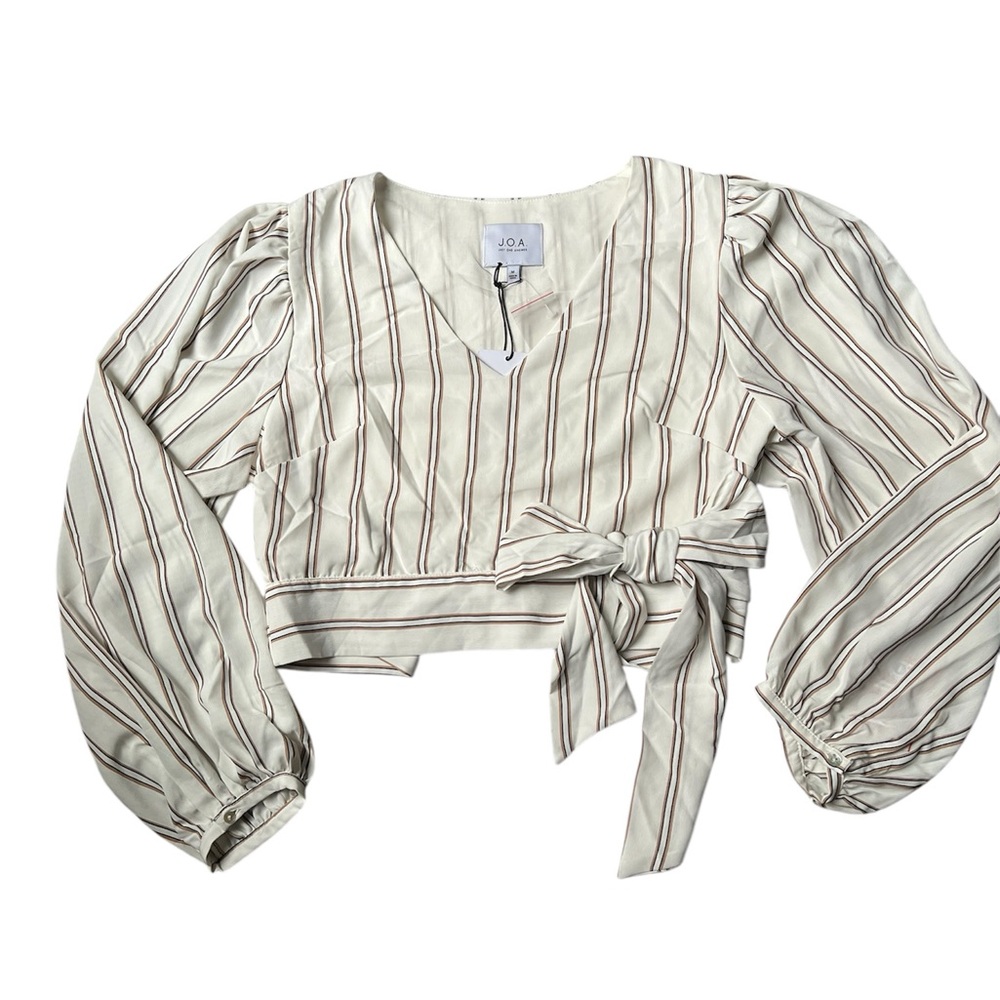 J.O.A. Women's Striped Cream Top v-neck long sleeve wrap around tie front crop M